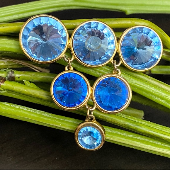 Vintage Unsigned Blue Rivoli Crystal Inverted Triangle Dangling Brooch - Picture 2 of 9